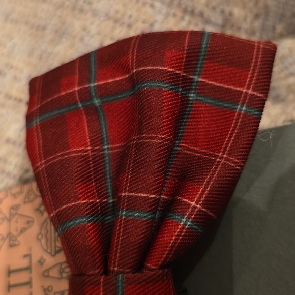 PAW & TAIL RED & BROWN GINGERBREAD MAN PET BANDANA, PLAID BOW TIE, BOW BUNDLE - Picture 12 of 14